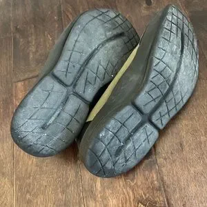 OOFOS | Shoes | Oofos Mens Oomg Eezee Mid Black Olive Green  display picture 1